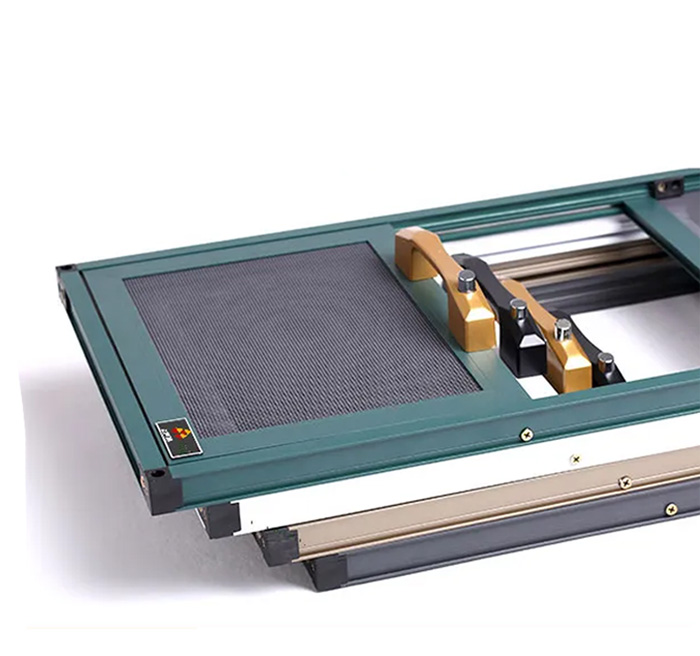 不可拆卸隐形防盗纱窗